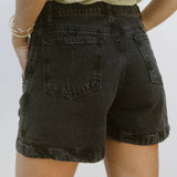 LIA SHORT